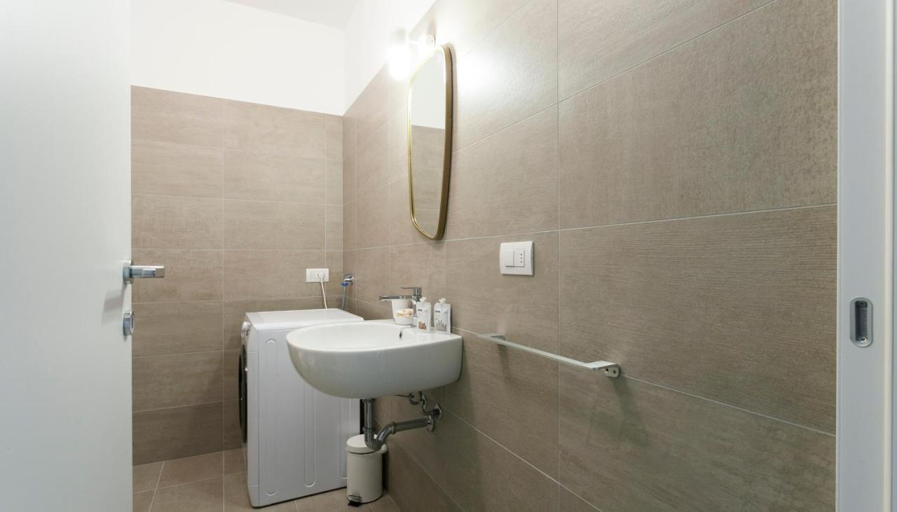 Italianway-Poma Apartment มิลาน ภายนอก รูปภาพ