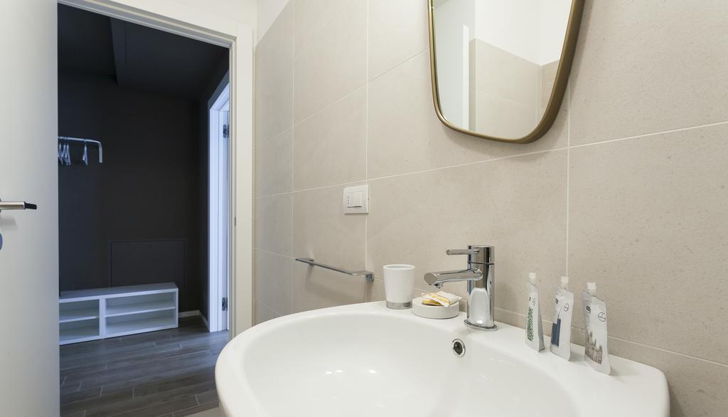 Italianway-Poma Apartment มิลาน ภายนอก รูปภาพ